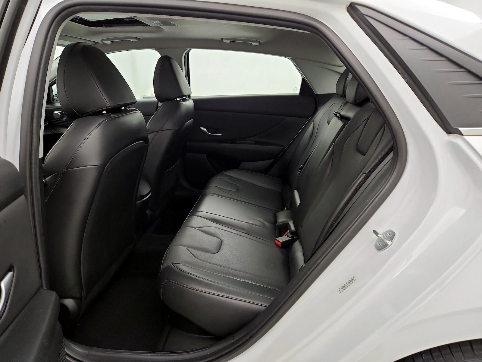 2023 Hyundai Elantra Limited - Photo 22
