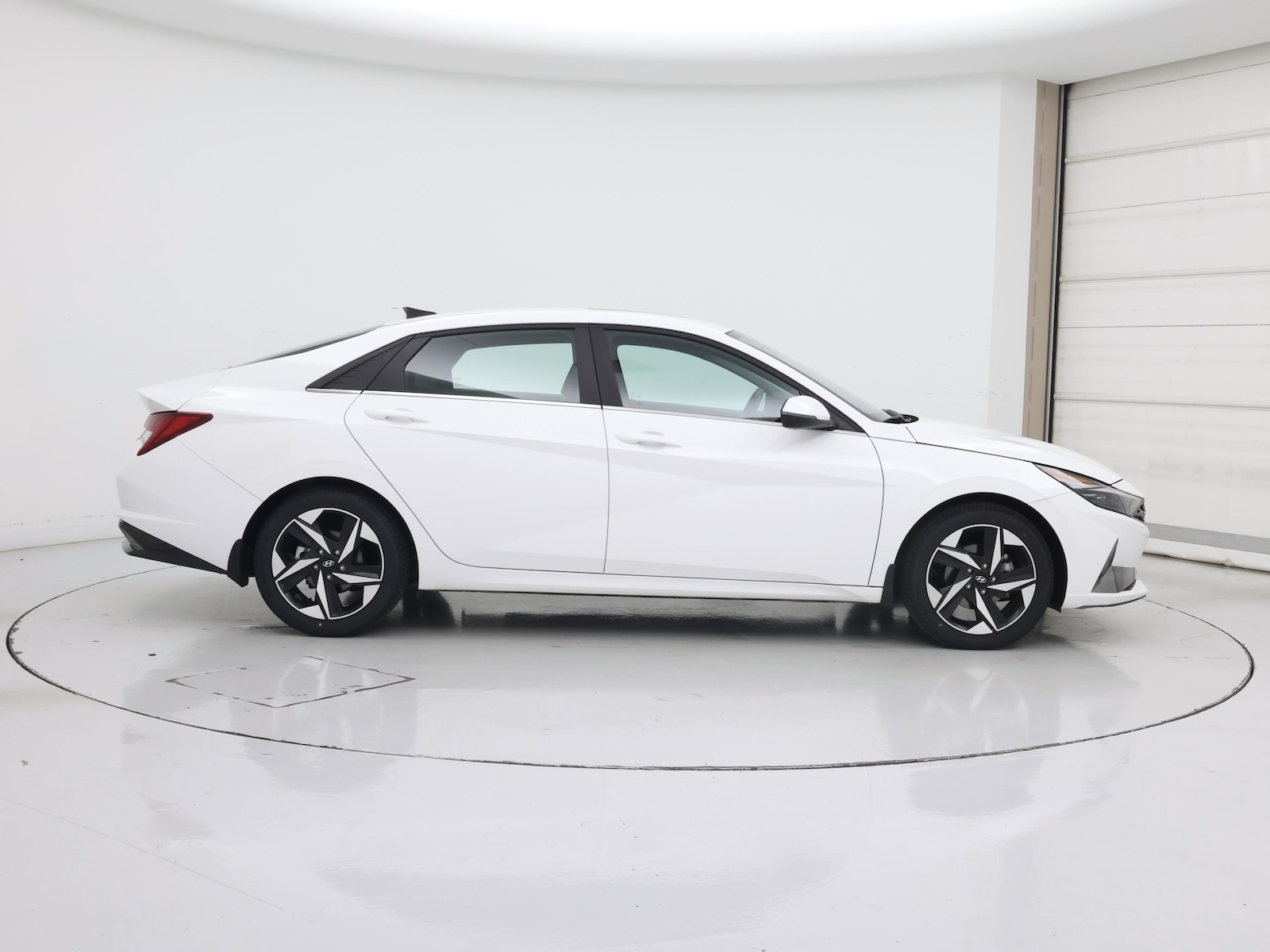 2023 Hyundai Elantra Limited - Photo 8