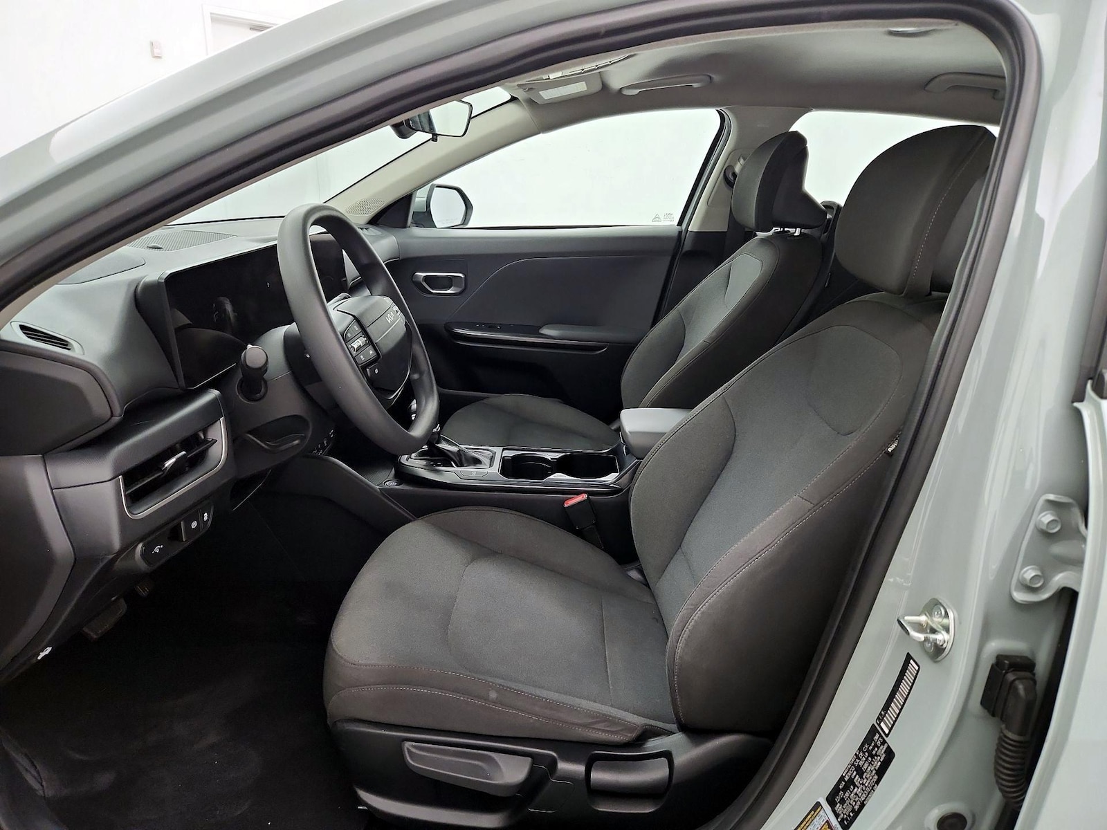 2026 Kia K4 LXS - Photo 12