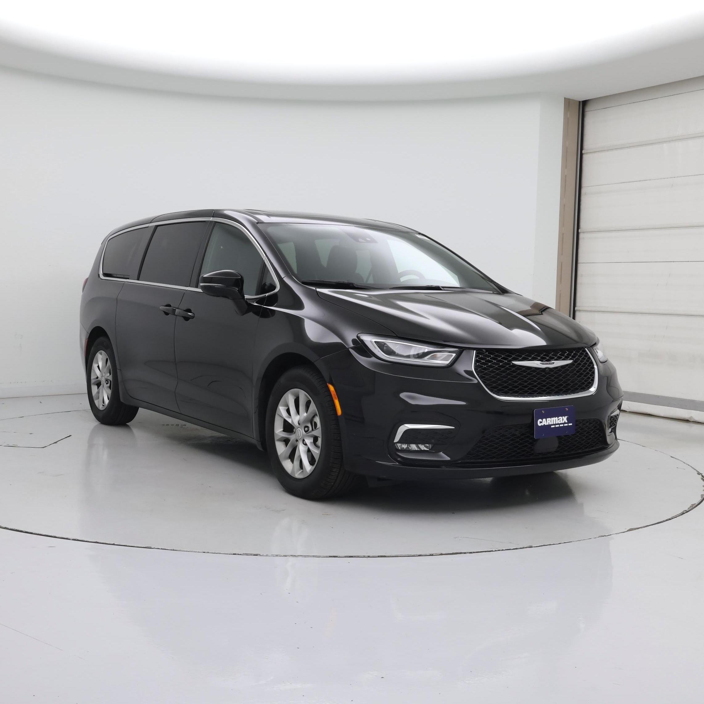 Black 2026 Chrysler Pacifica Minivan Front-Wheel Drive Automatic