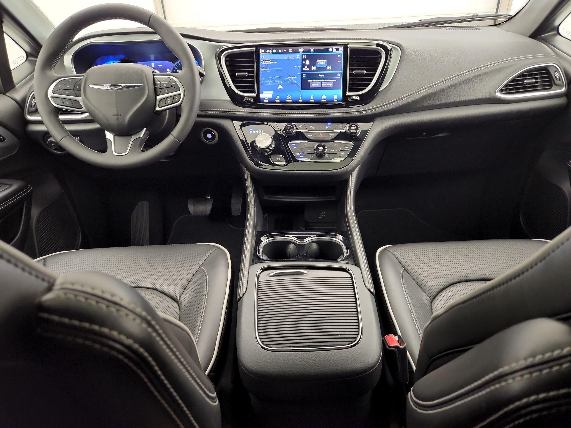 Thumbnail: 2026 Chrysler Pacifica - 9