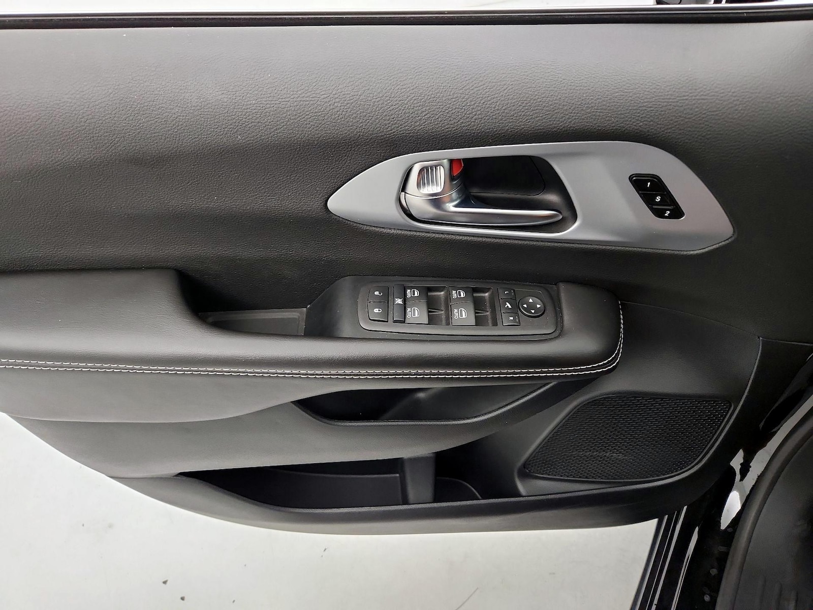 2026 Chrysler Pacifica Limited - Photo 13
