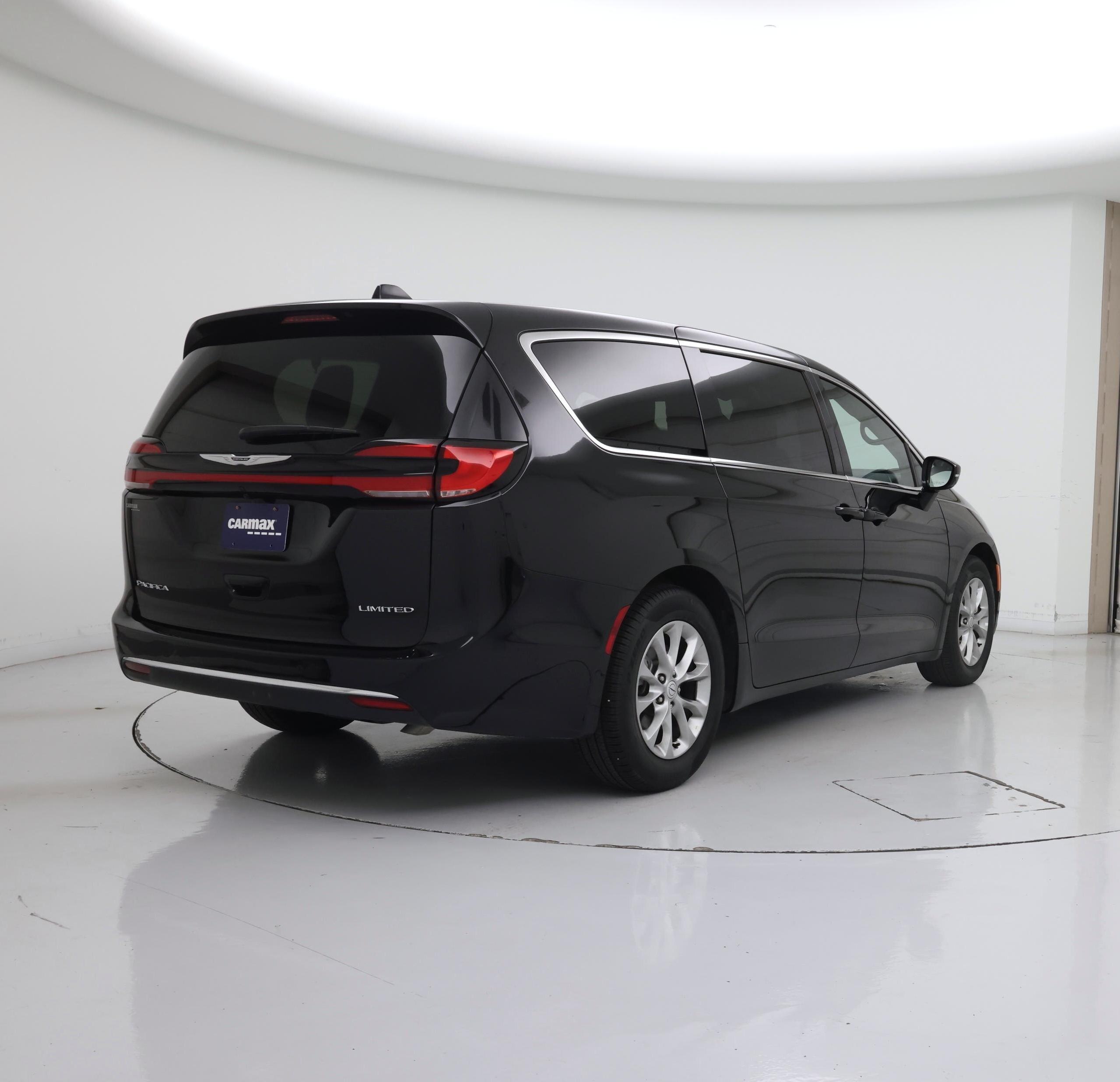 Thumbnail: 2026 Chrysler Pacifica - 8