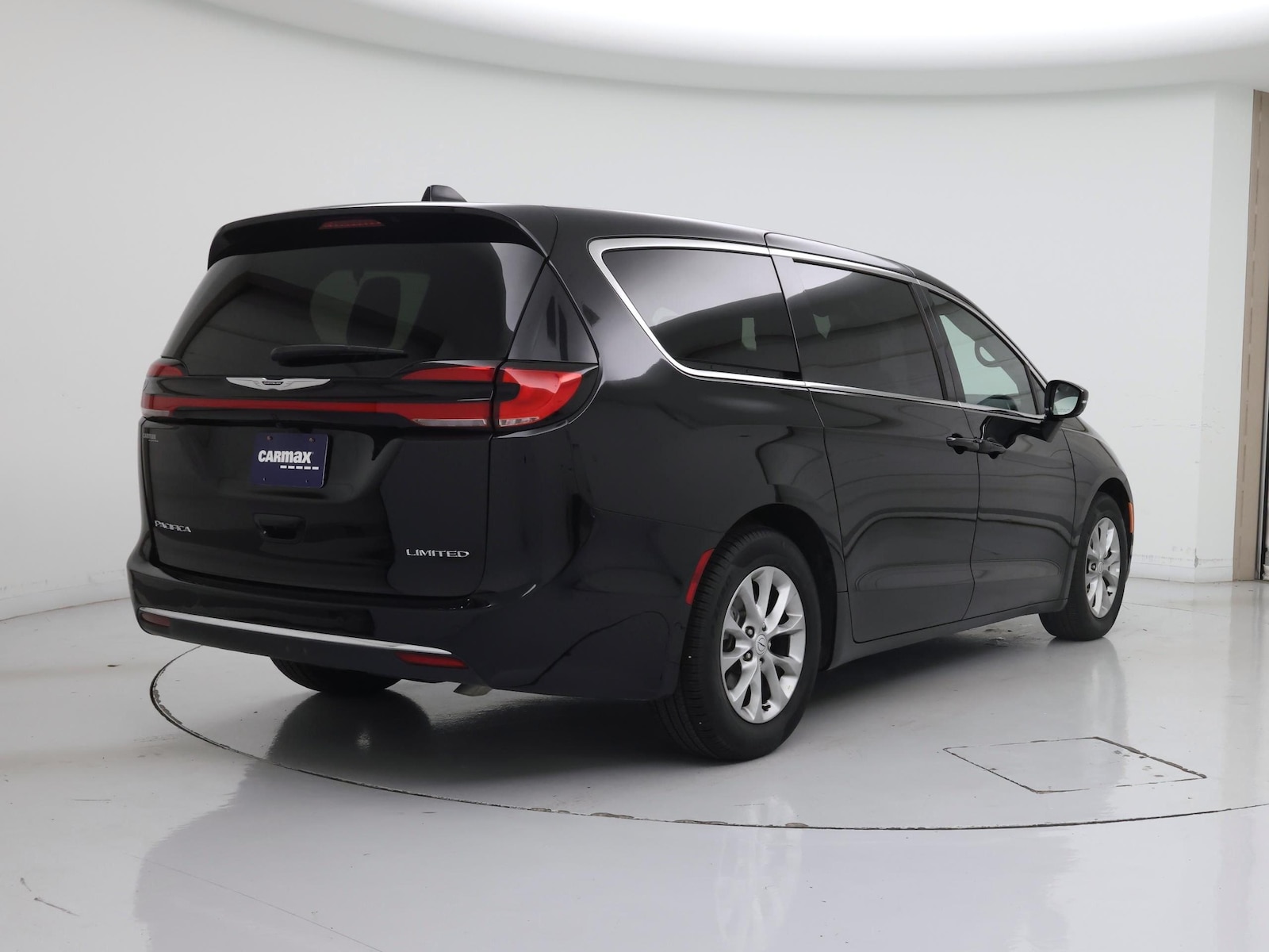 2026 Chrysler Pacifica Limited - Photo 9