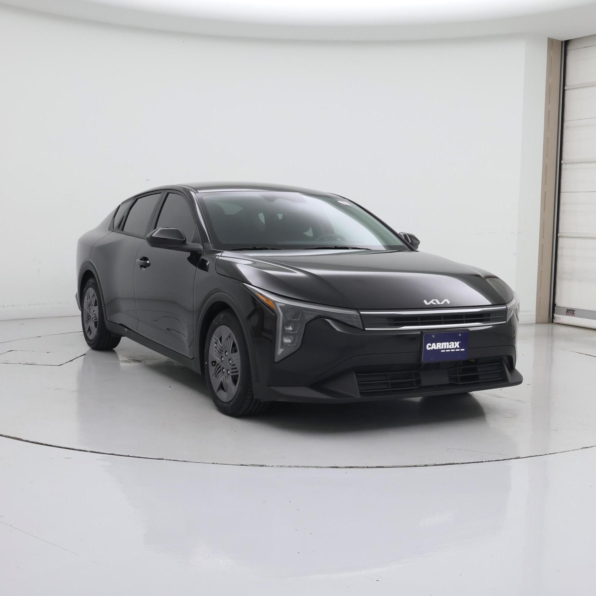 Black 2026 Kia K4 Sedan Front-Wheel Drive Automatic