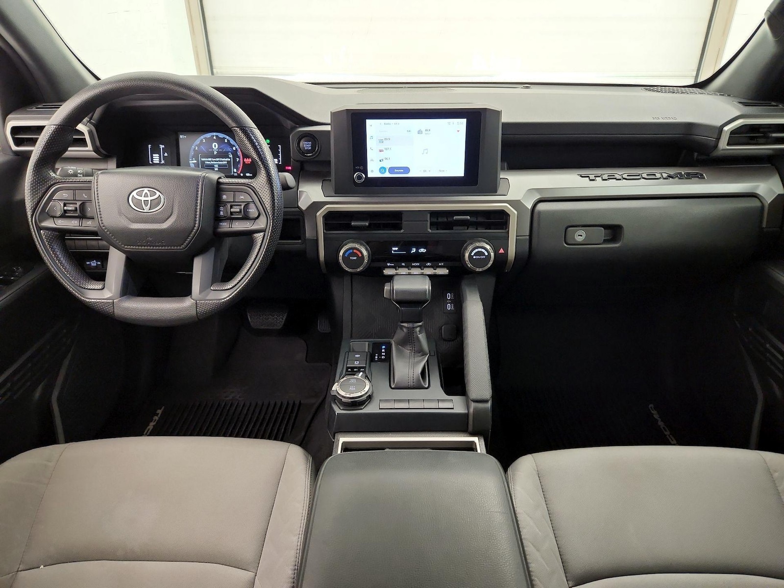 2024 Toyota Tacoma SR5 - Photo 10
