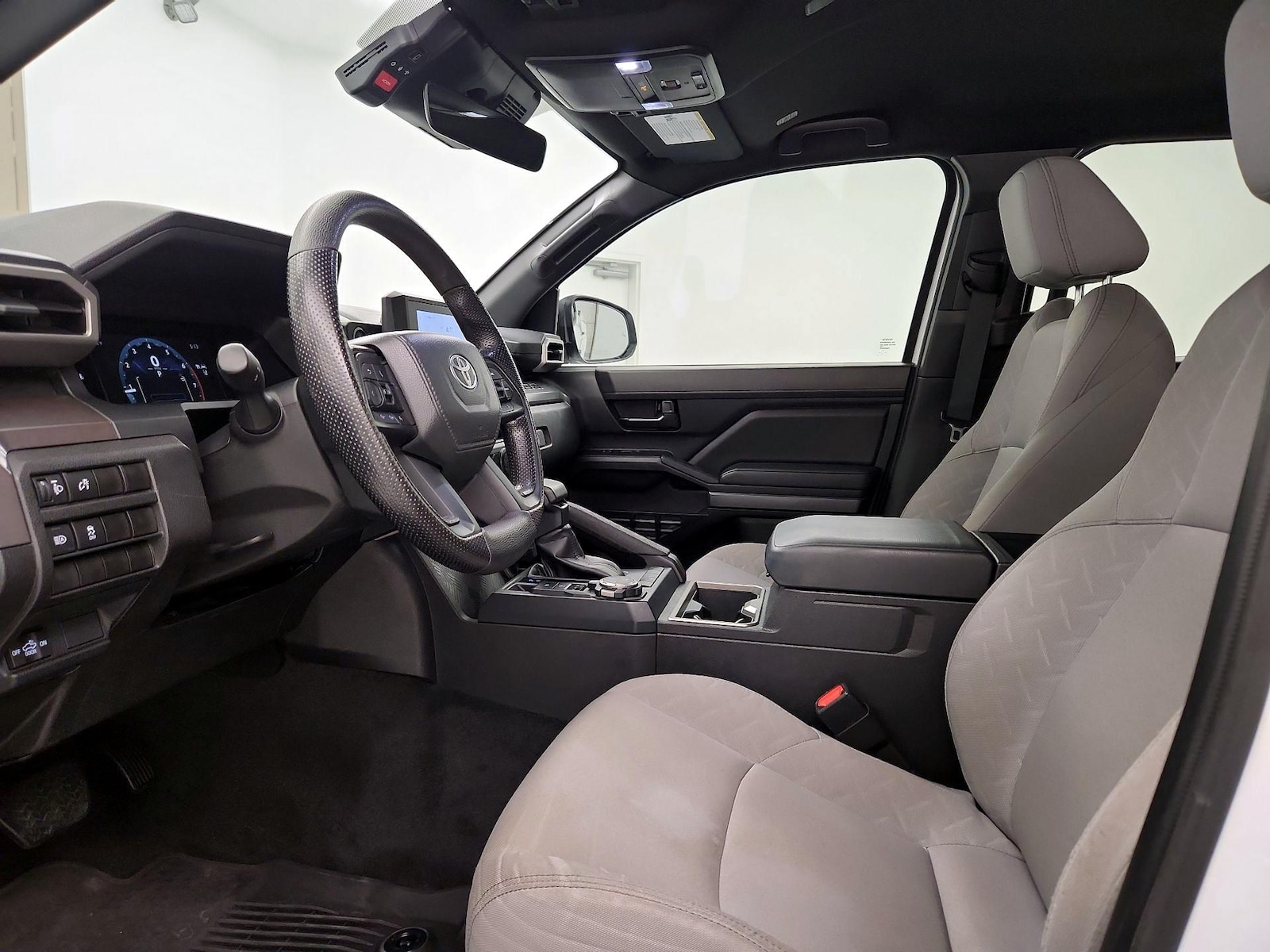 2024 Toyota Tacoma SR5 - Photo 12