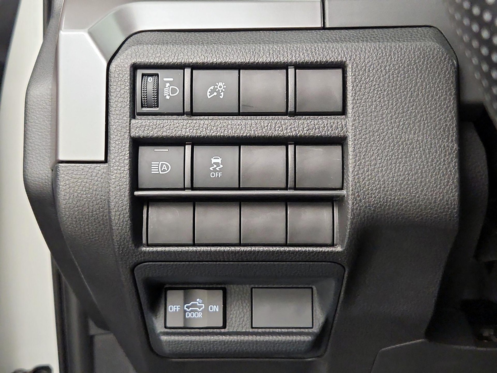 2024 Toyota Tacoma SR5 - Photo 14