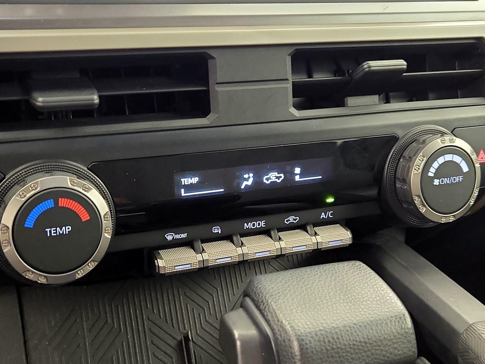 2024 Toyota Tacoma SR5 - Photo 17