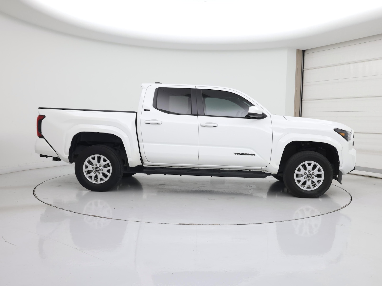 2024 Toyota Tacoma SR5 - Photo 8
