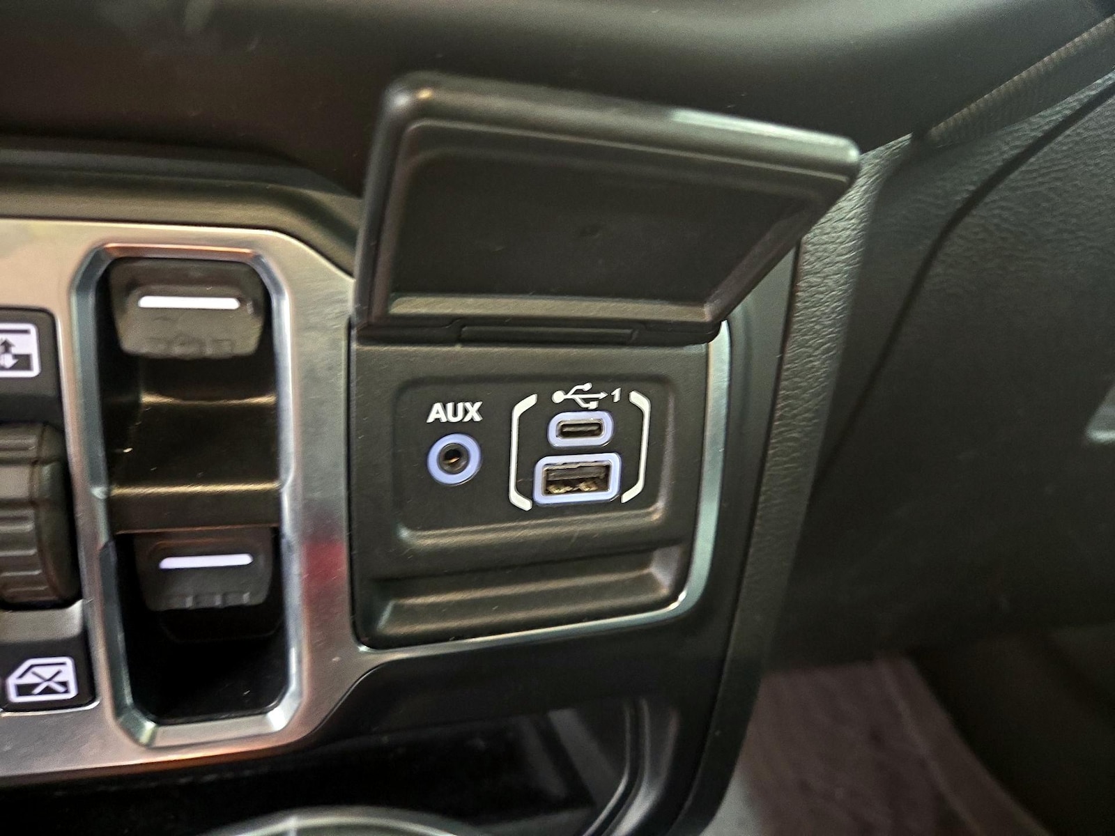 2023 Jeep Wrangler 4xe Willys 4XE - Photo 19