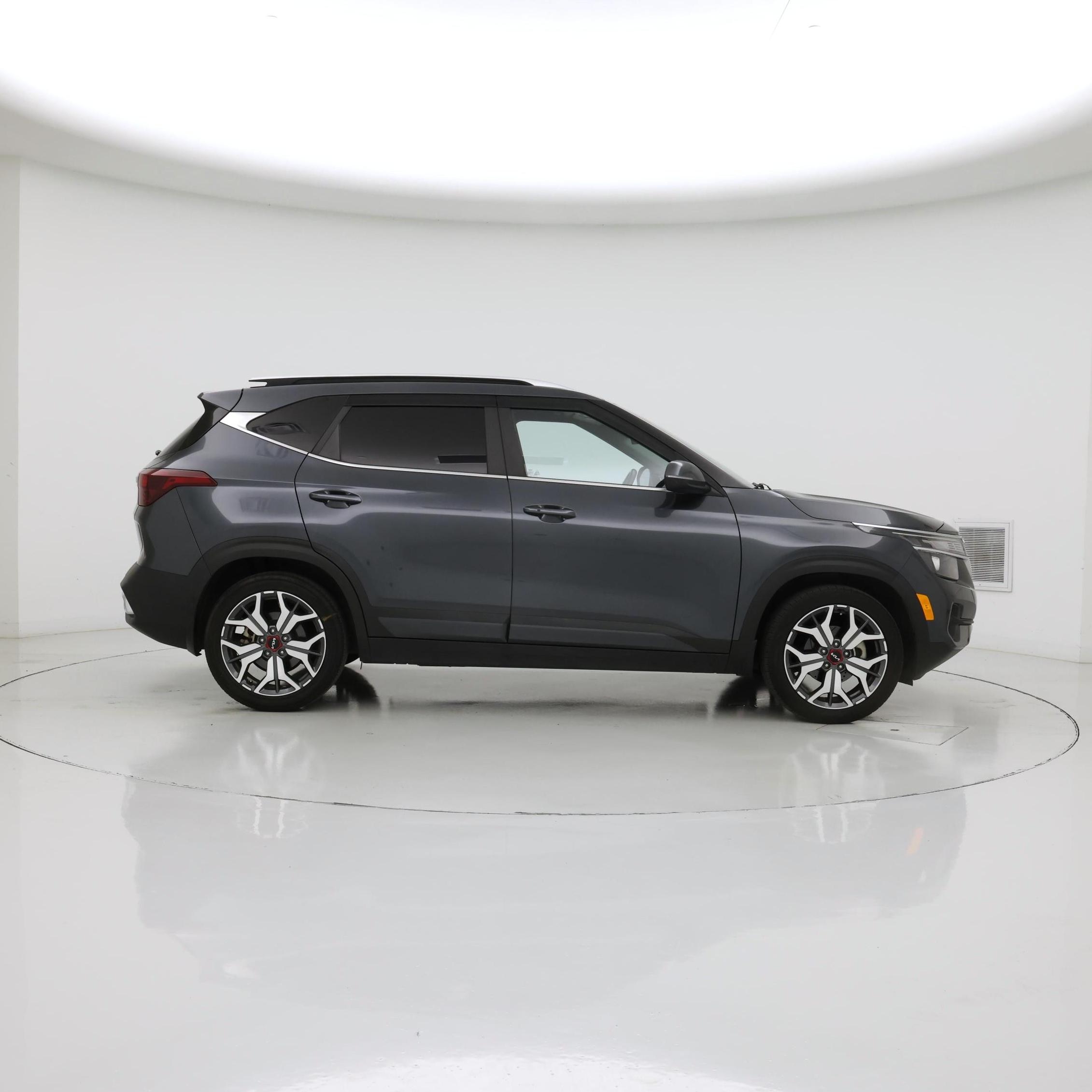 Thumbnail: 2023 Kia Seltos - 7