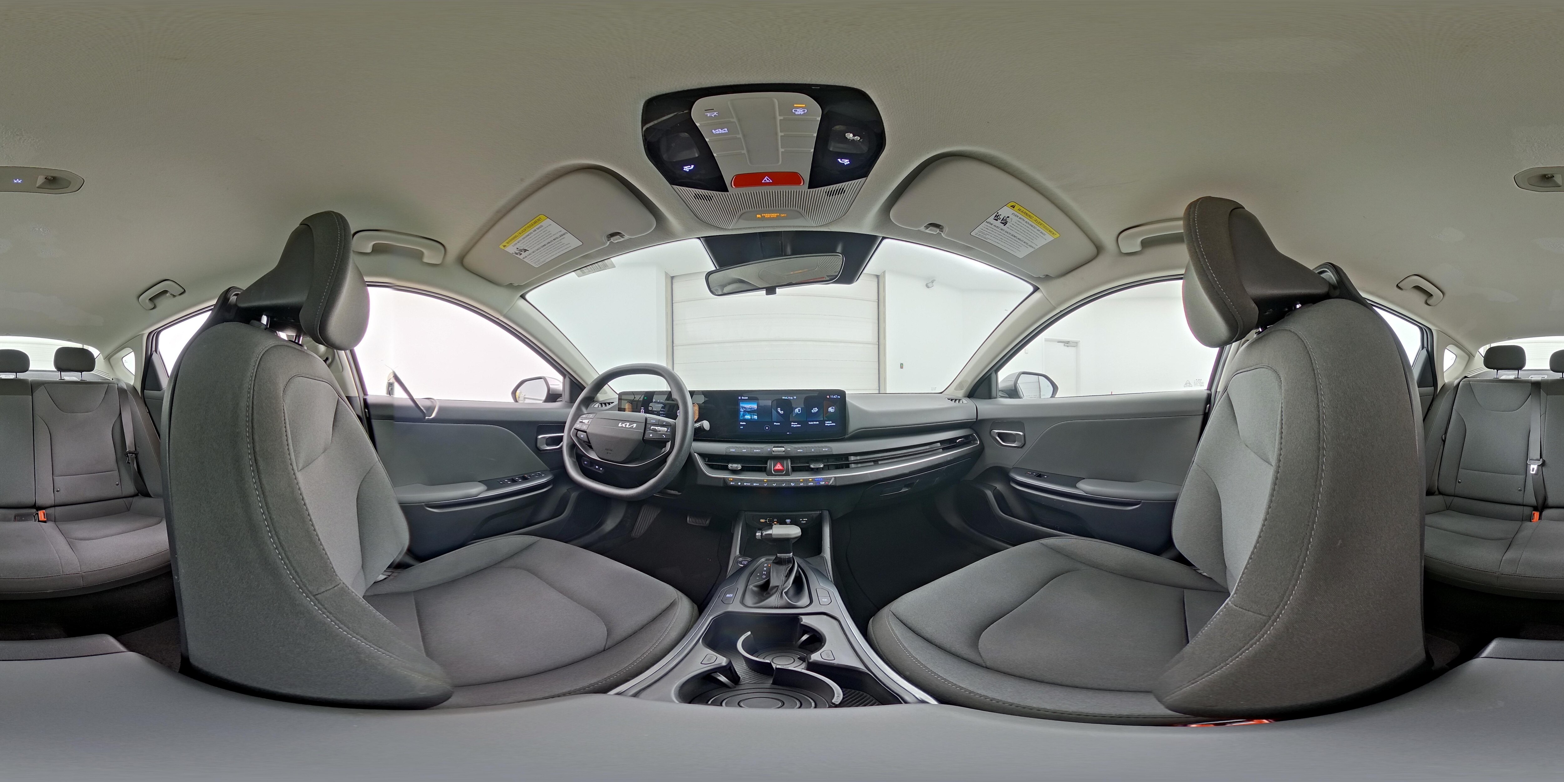 2025 Kia K4 LXS - Photo 24