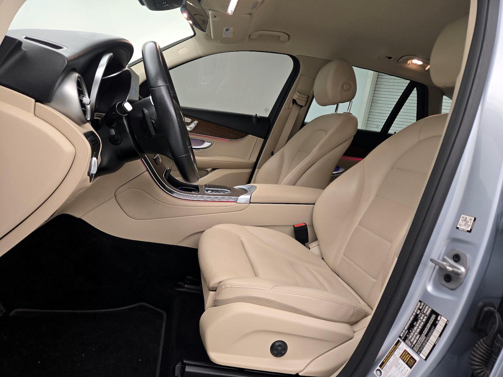 2022 Mercedes-Benz GLC GLC300 - Photo 12