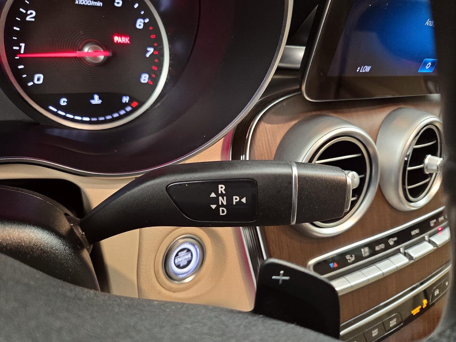 2022 Mercedes-Benz GLC GLC300 - Photo 18