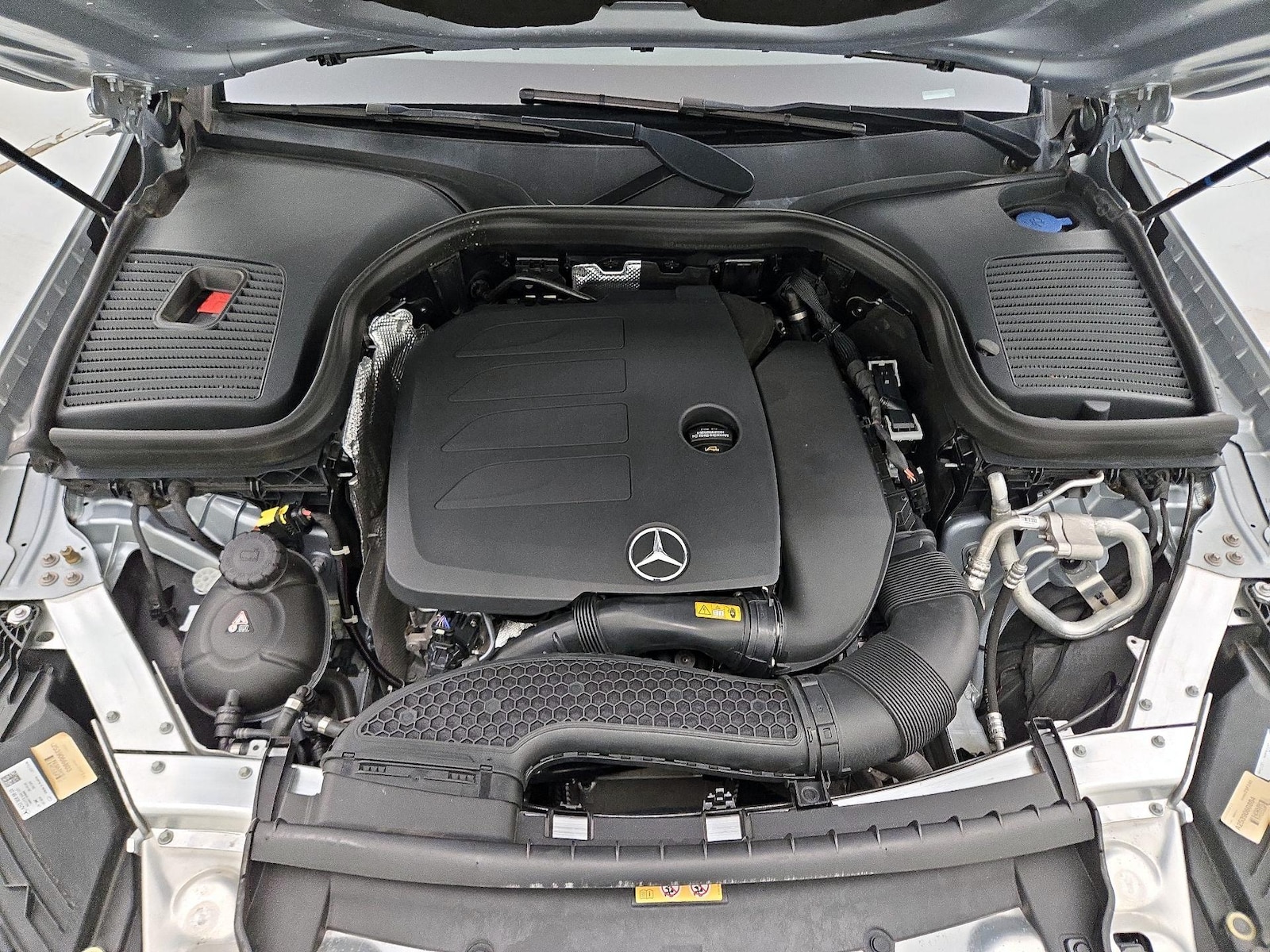 2022 Mercedes-Benz GLC GLC300 - Photo 22