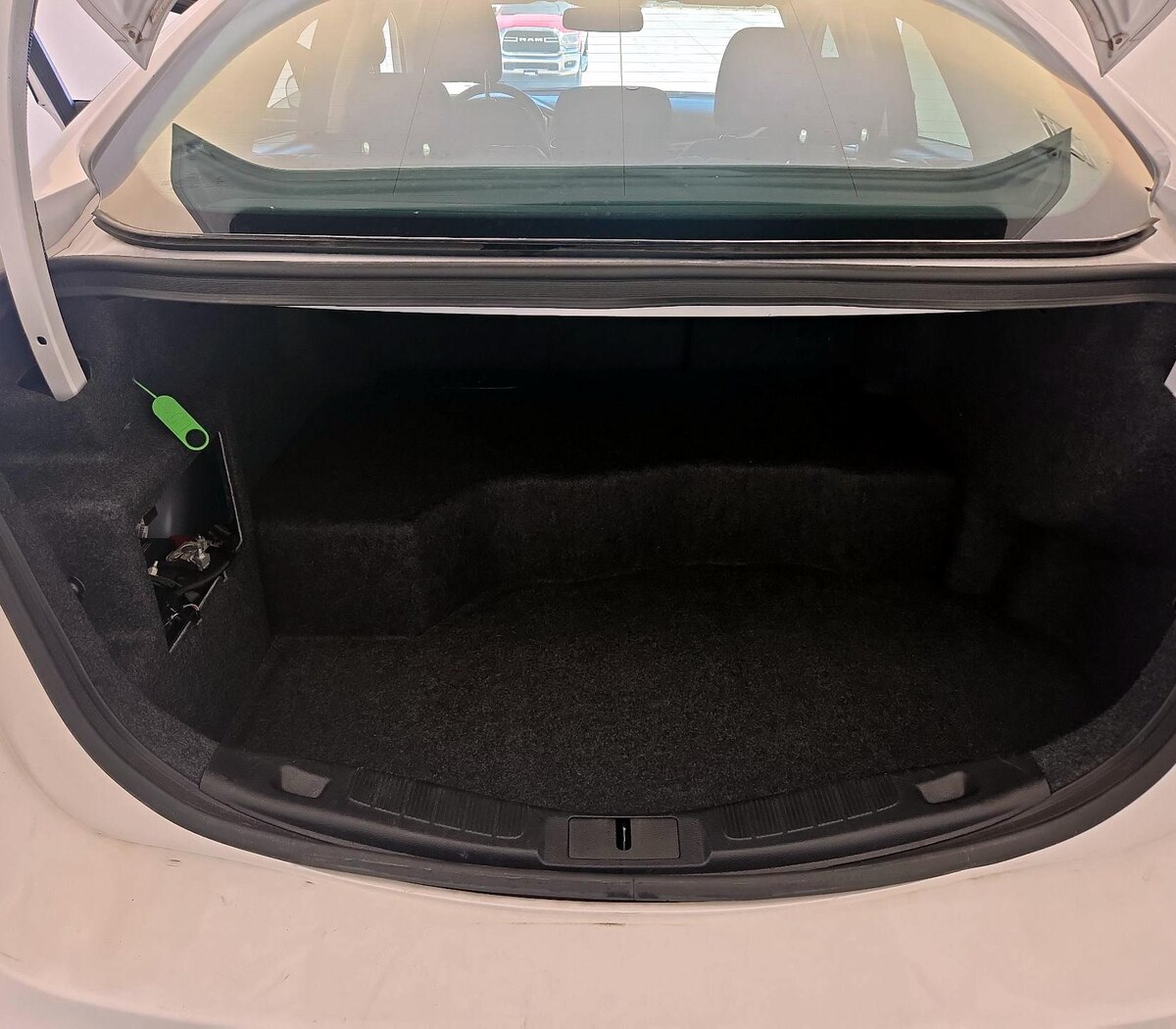 Trunk/Cargo (Seats Up)