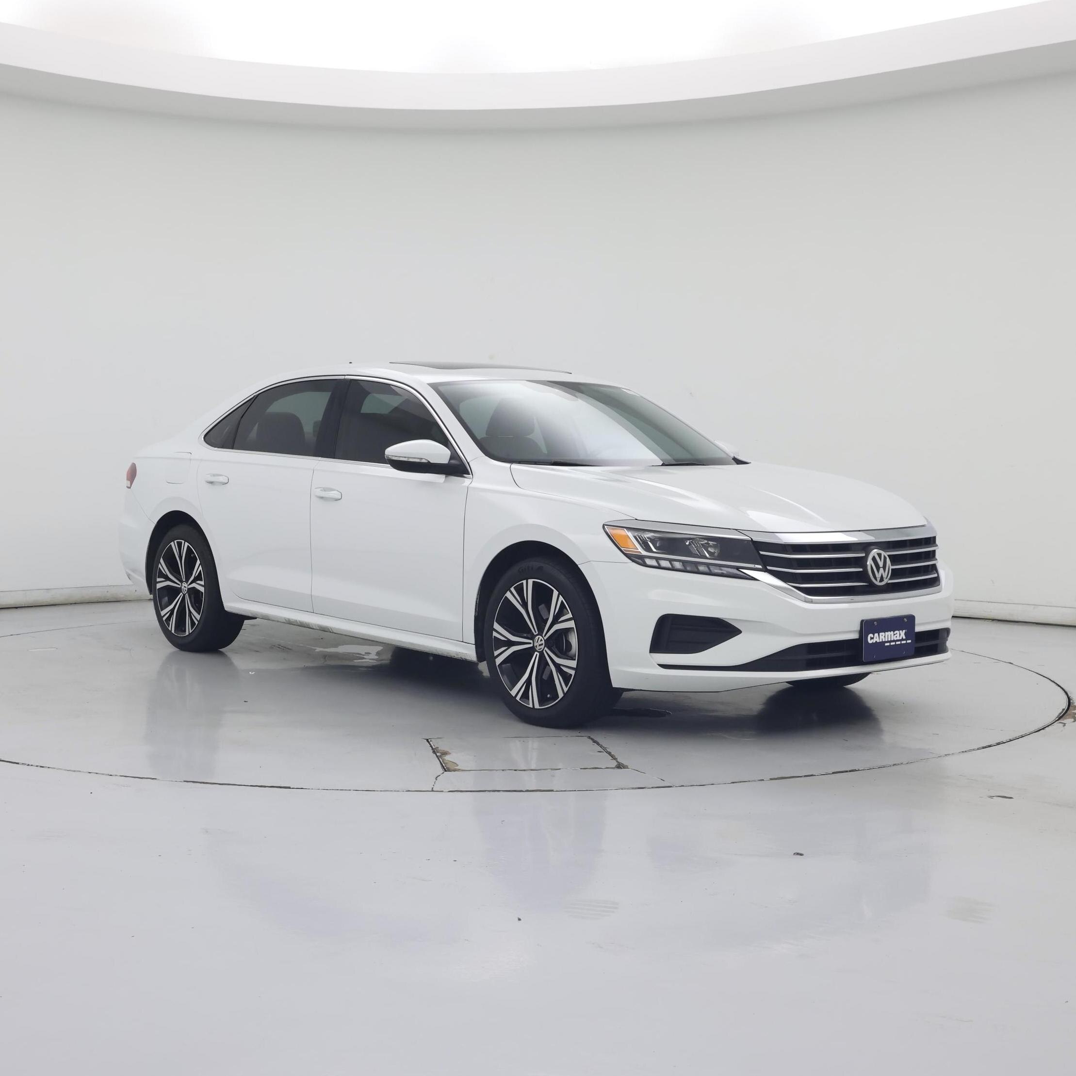 White 2022 Volkswagen Passat Sedan Front-Wheel Drive Automatic