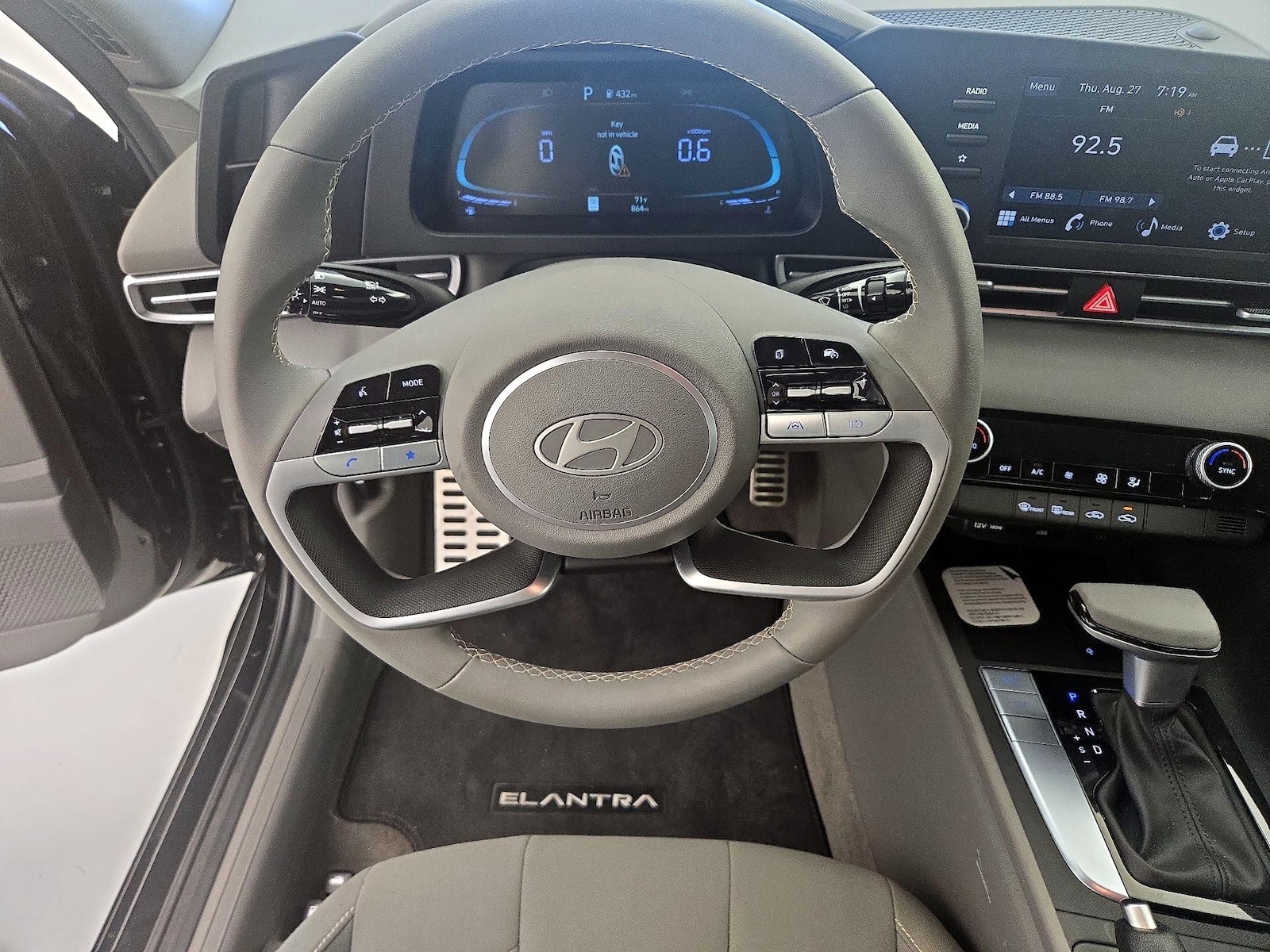2026 Hyundai Elantra SEL Sport - Photo 11