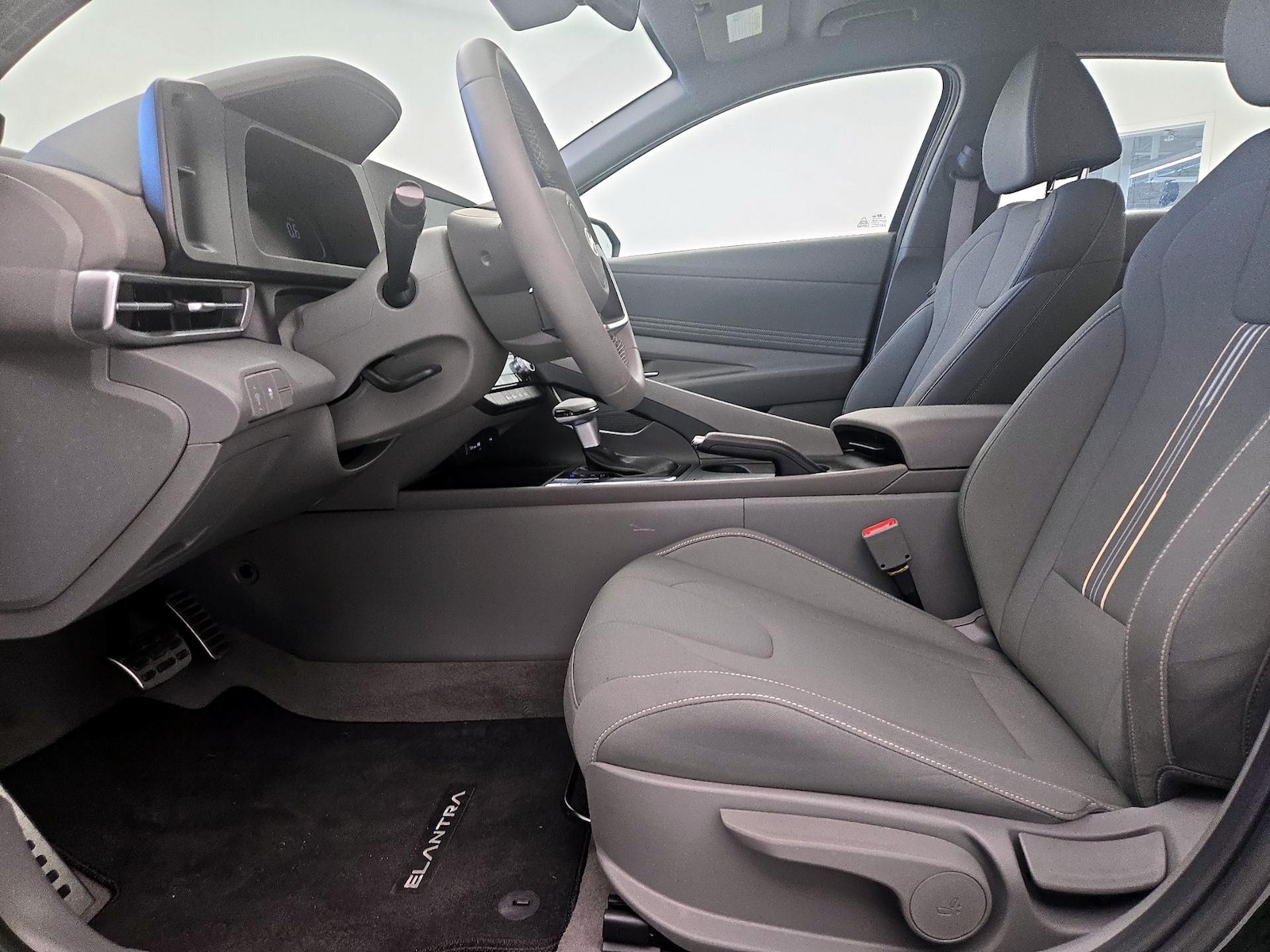 2026 Hyundai Elantra SEL Sport - Photo 12