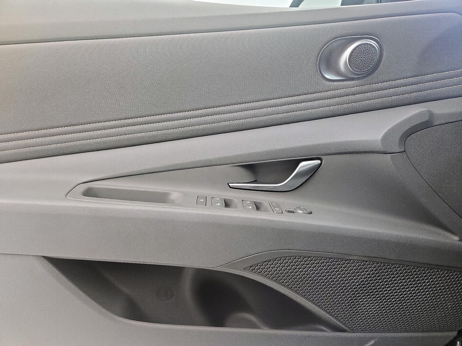 2026 Hyundai Elantra SEL Sport - Photo 13
