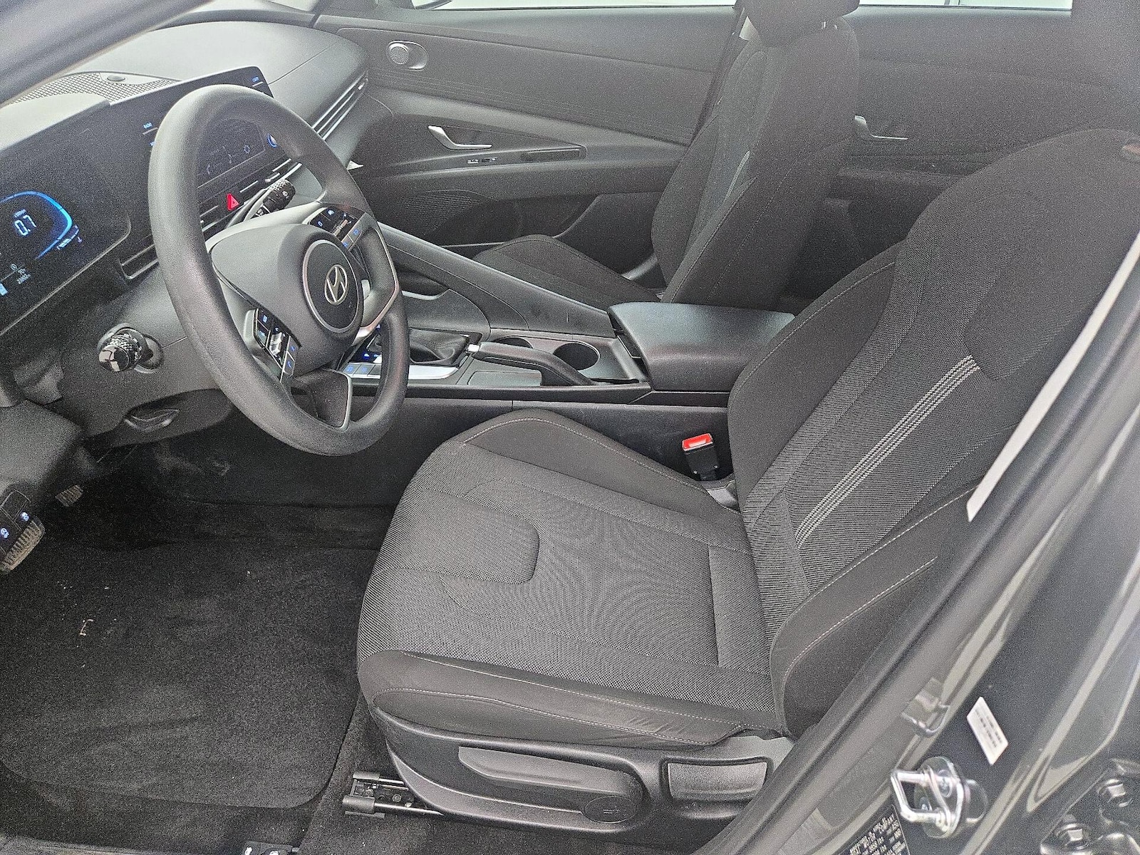 2026 Hyundai Elantra SE - Photo 12