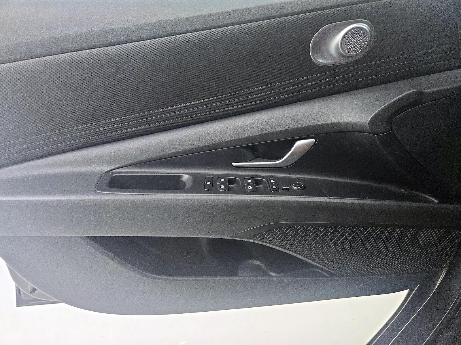 2026 Hyundai Elantra SE - Photo 13