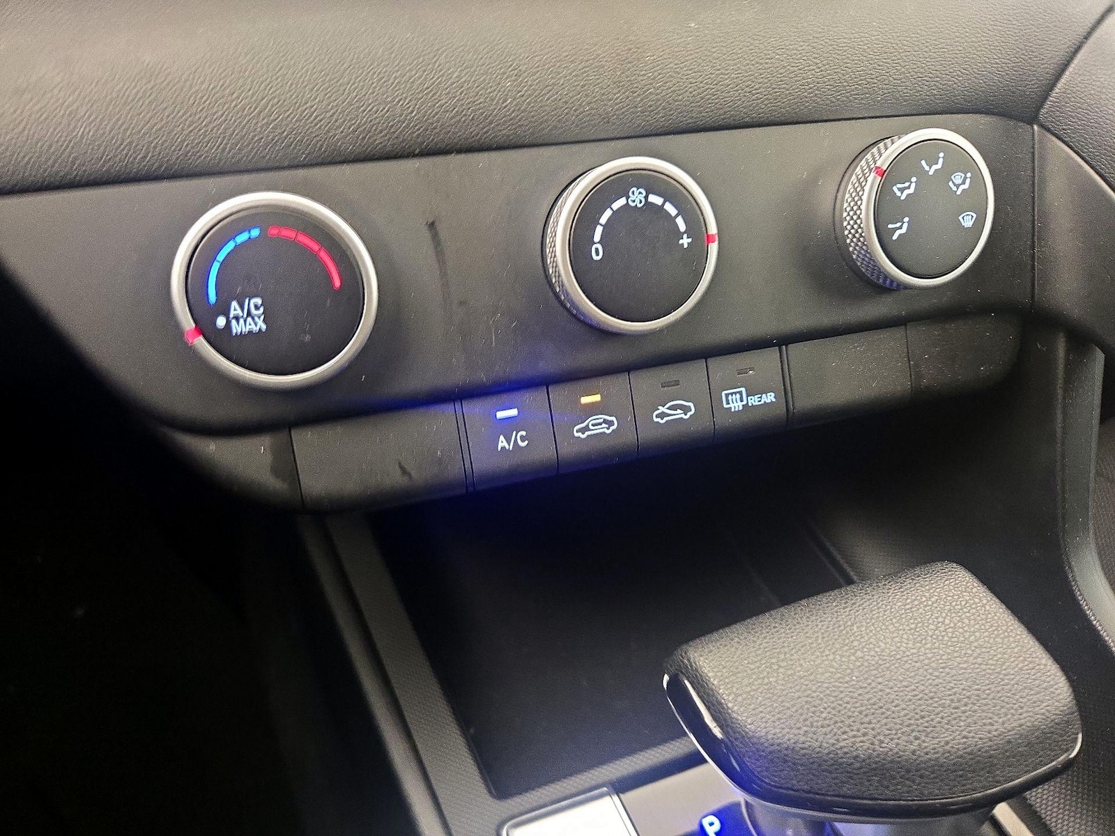 2026 Hyundai Elantra SE - Photo 17