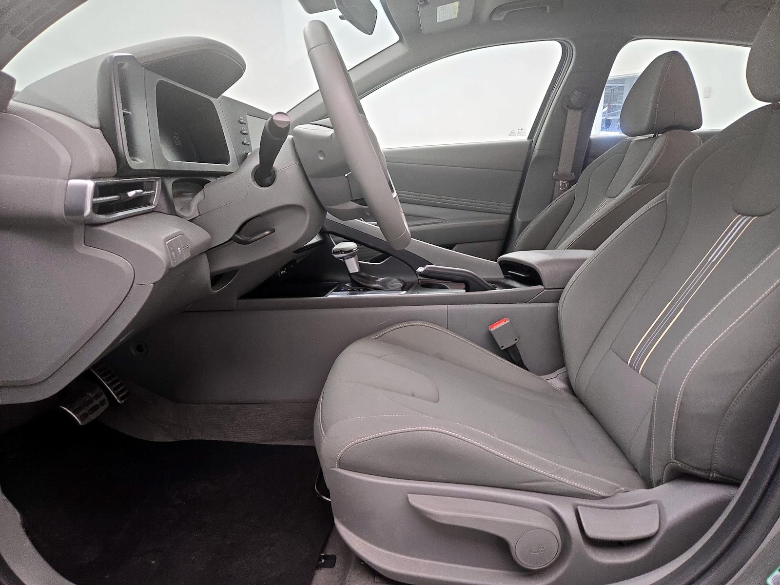 2026 Hyundai Elantra SEL Sport - Photo 12