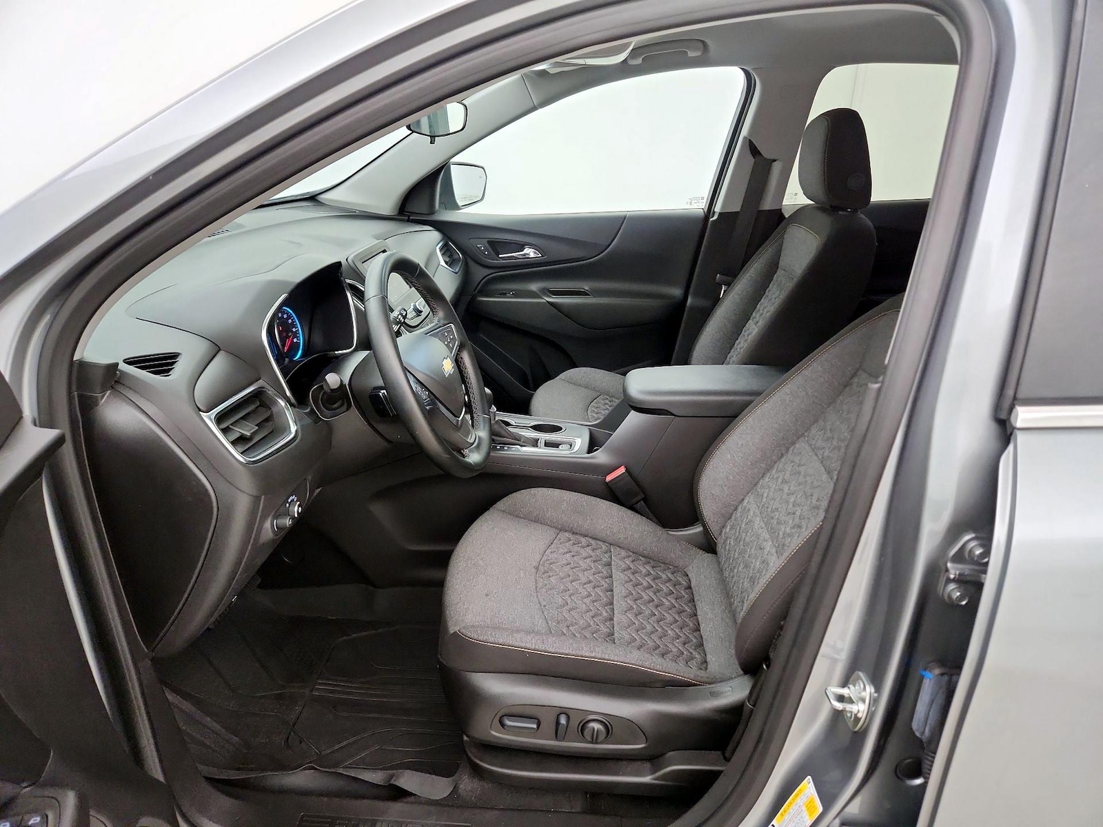 2024 Chevrolet Equinox LT - Photo 12