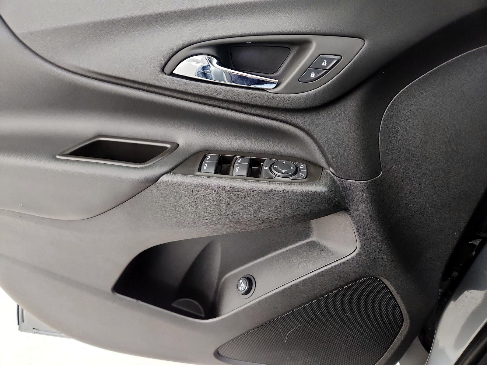 2024 Chevrolet Equinox LT - Photo 13