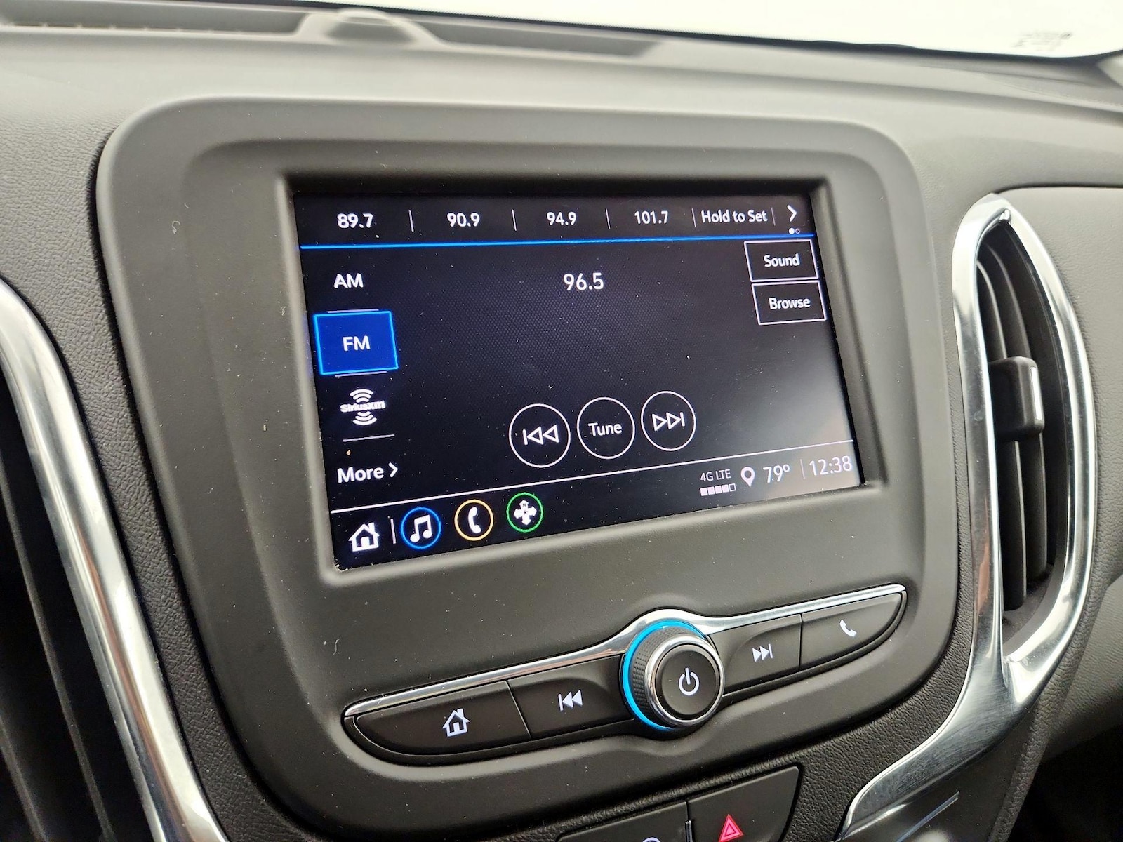 2024 Chevrolet Equinox LT - Photo 16