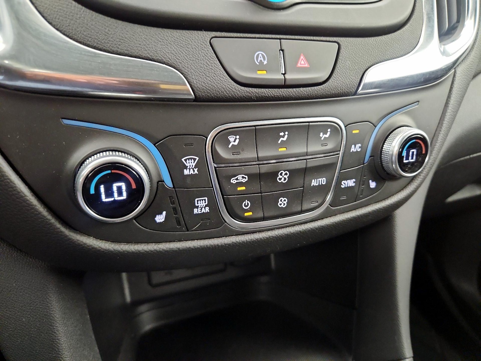 2024 Chevrolet Equinox LT - Photo 17