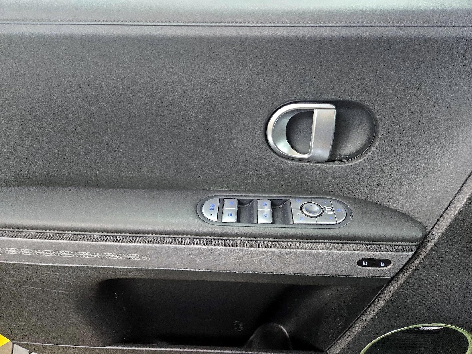 2024 Hyundai IONIQ 5 Limited - Photo 13