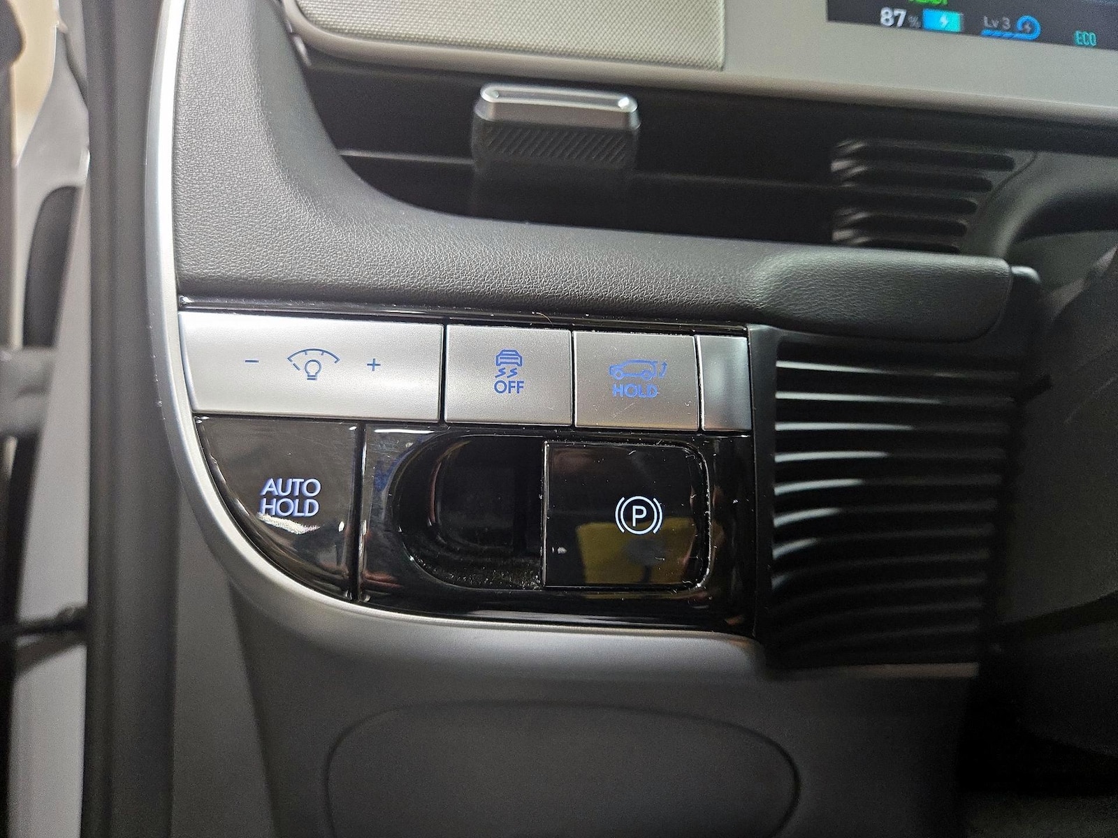 2024 Hyundai IONIQ 5 Limited - Photo 14