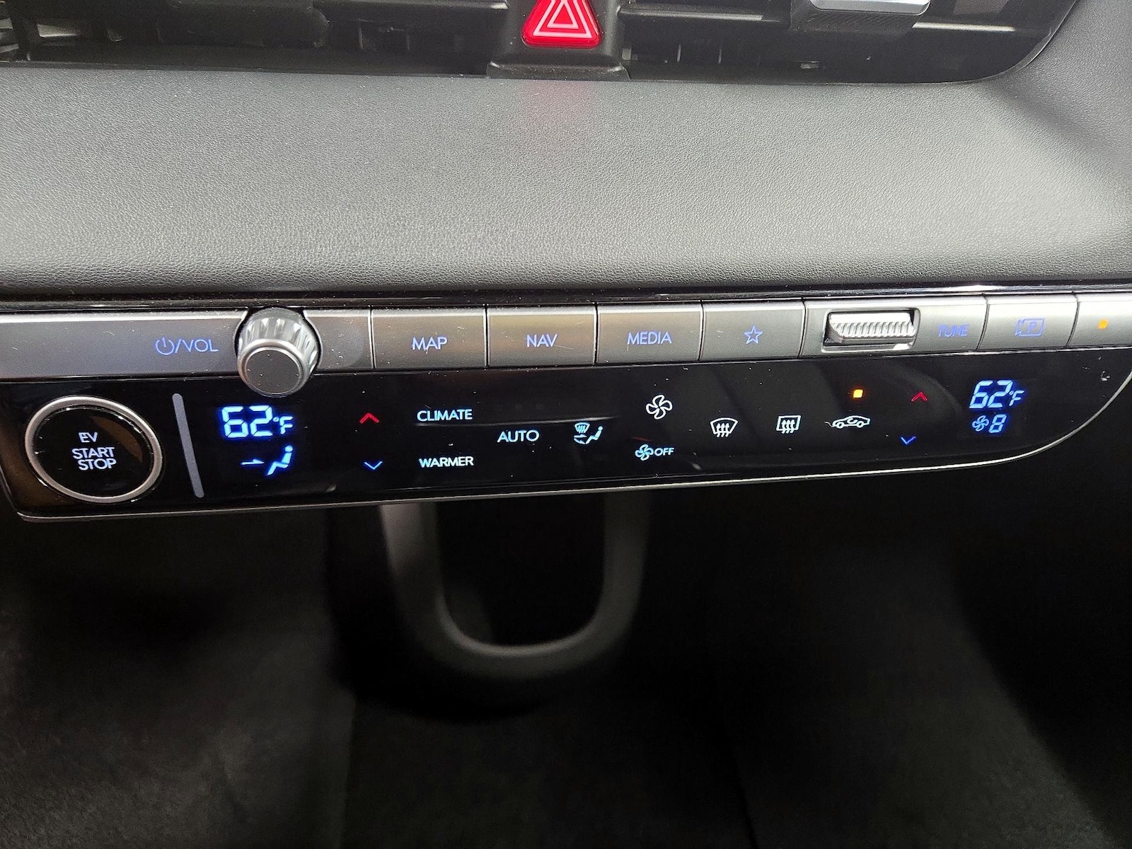 2024 Hyundai IONIQ 5 Limited - Photo 18