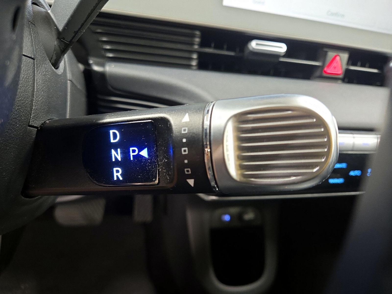2024 Hyundai IONIQ 5 Limited - Photo 19