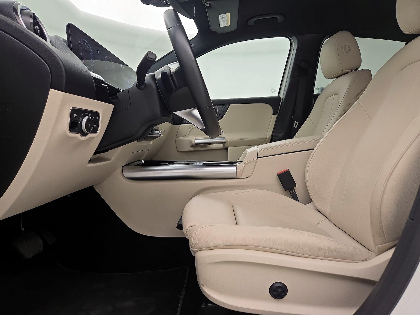 2025 Mercedes-Benz GLA GLA250 - Photo 12