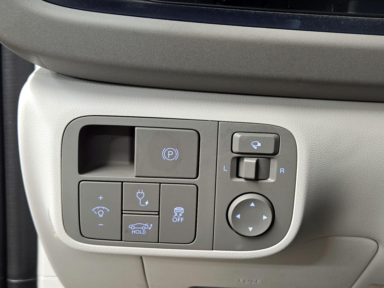 2024 Hyundai IONIQ 6 Limited - Photo 14