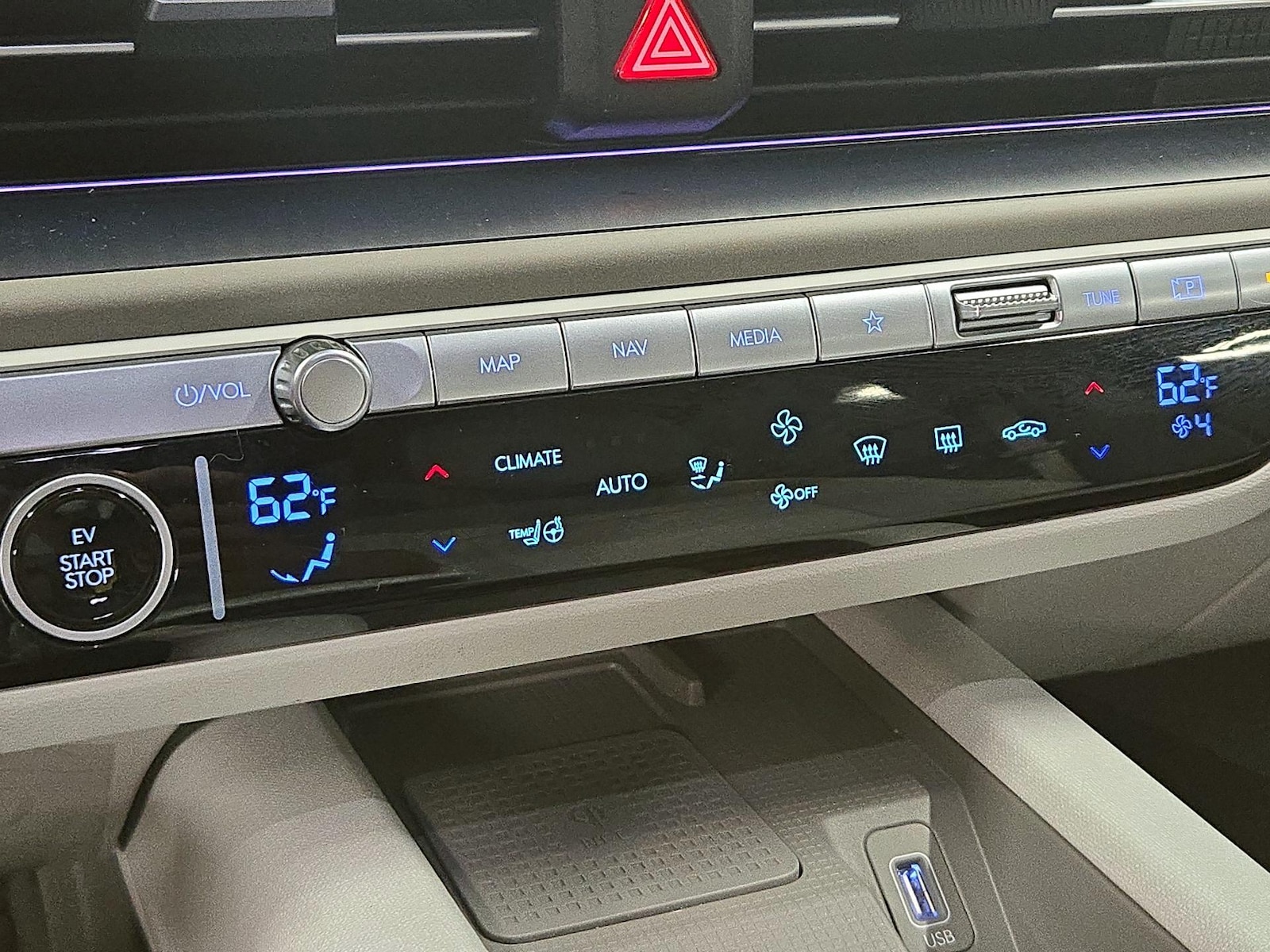 2024 Hyundai IONIQ 6 Limited - Photo 18