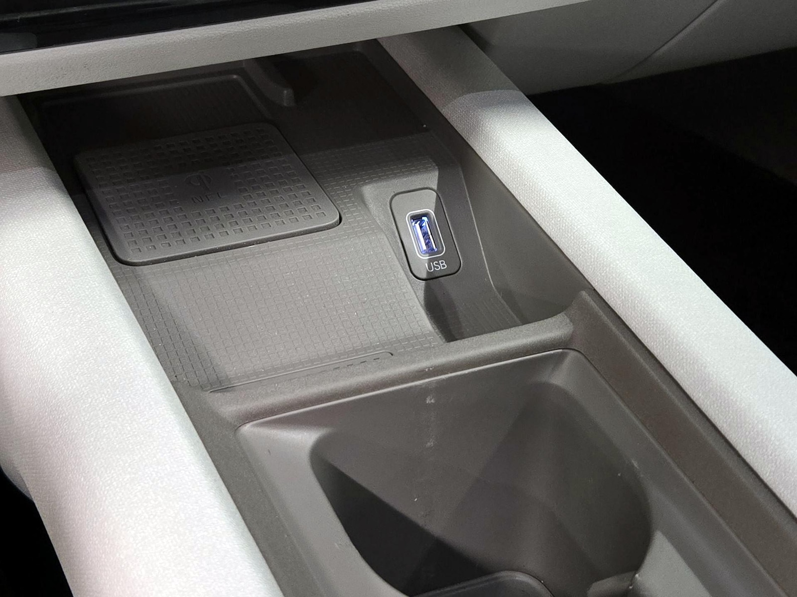 2024 Hyundai IONIQ 6 Limited - Photo 20
