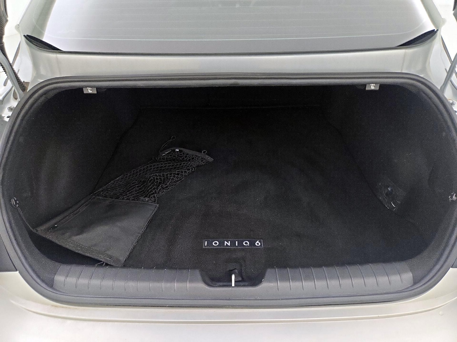2024 Hyundai IONIQ 6 Limited - Photo 23