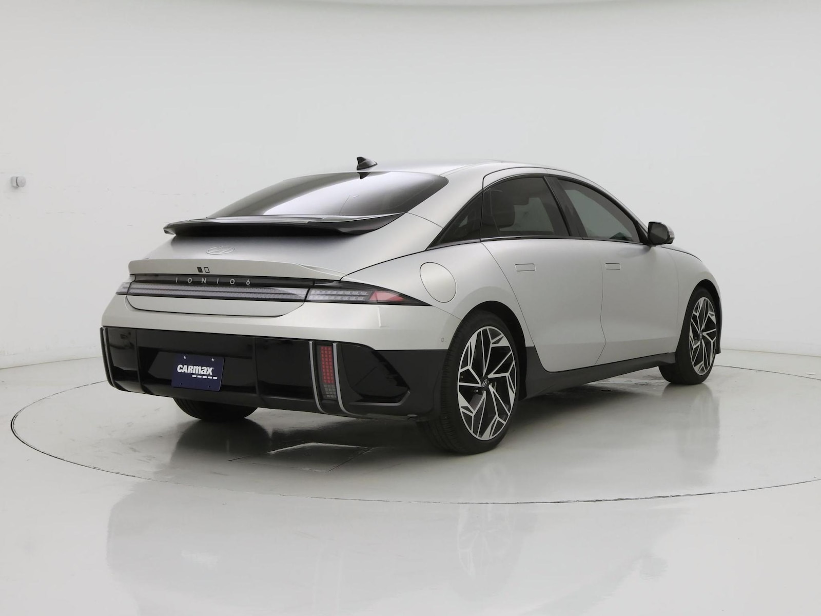 2024 Hyundai IONIQ 6 Limited - Photo 9