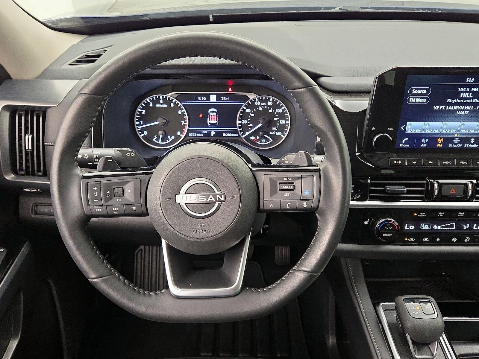 2025 Nissan Pathfinder SL - Photo 11