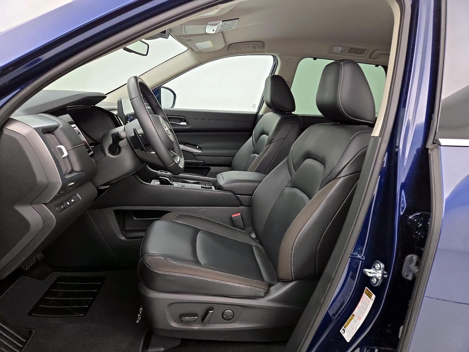 2025 Nissan Pathfinder SL - Photo 12