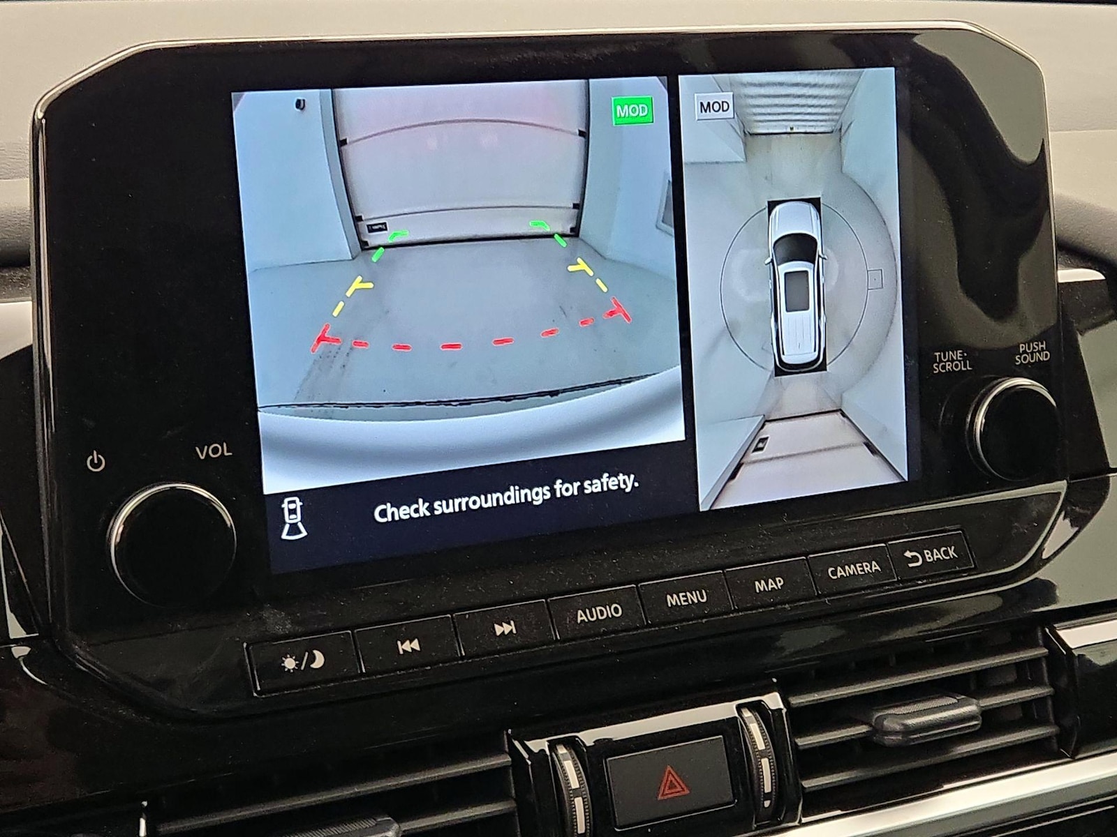 2025 Nissan Pathfinder SL - Photo 16
