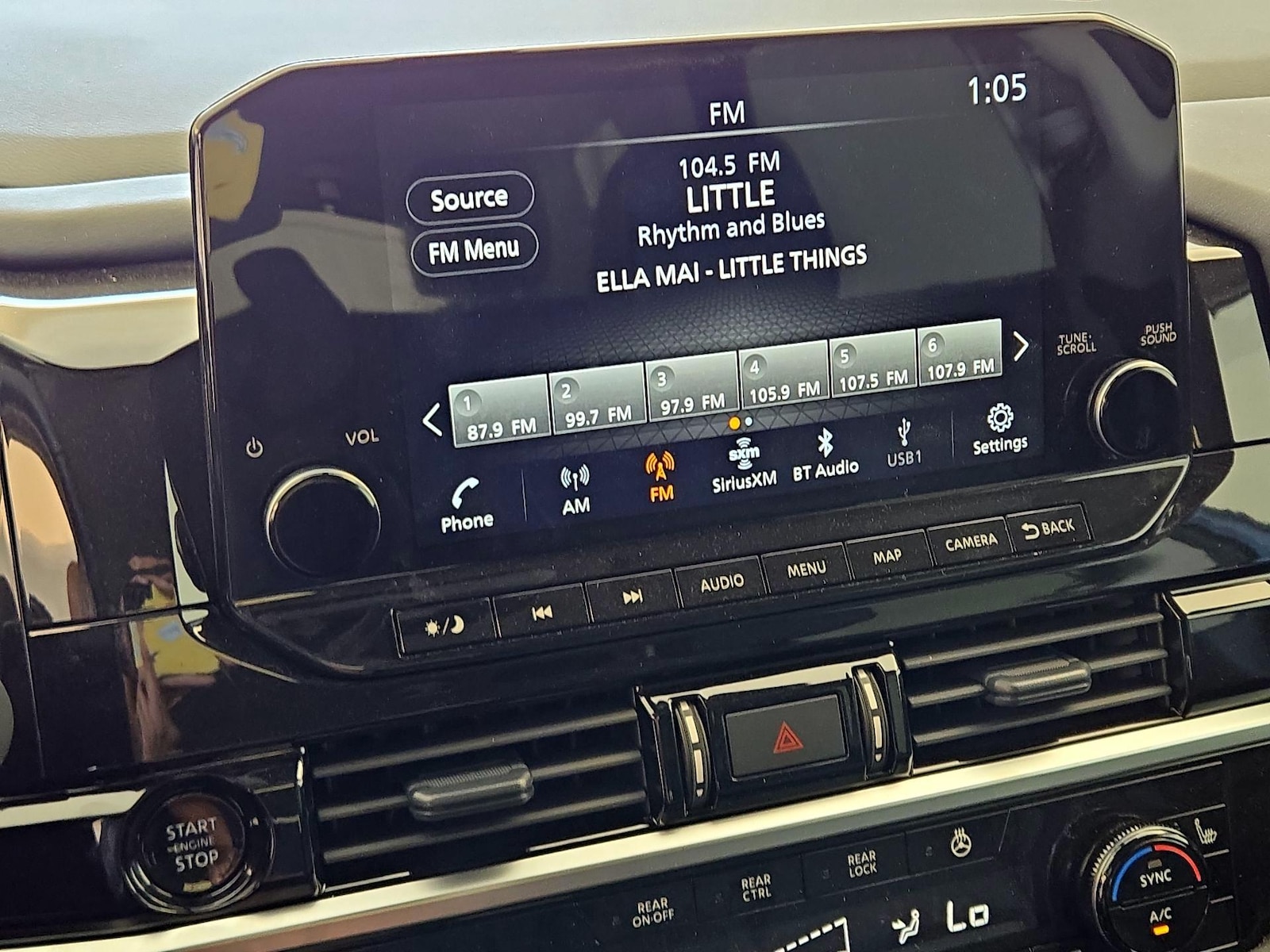 2025 Nissan Pathfinder SL - Photo 17