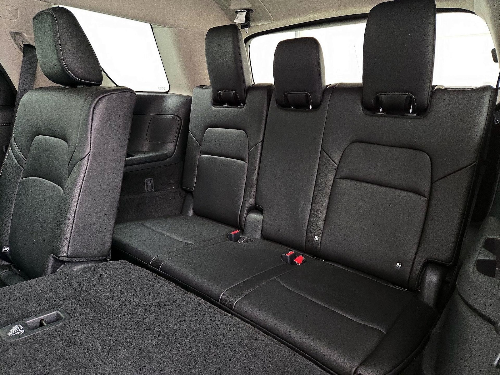 2025 Nissan Pathfinder SL - Photo 22