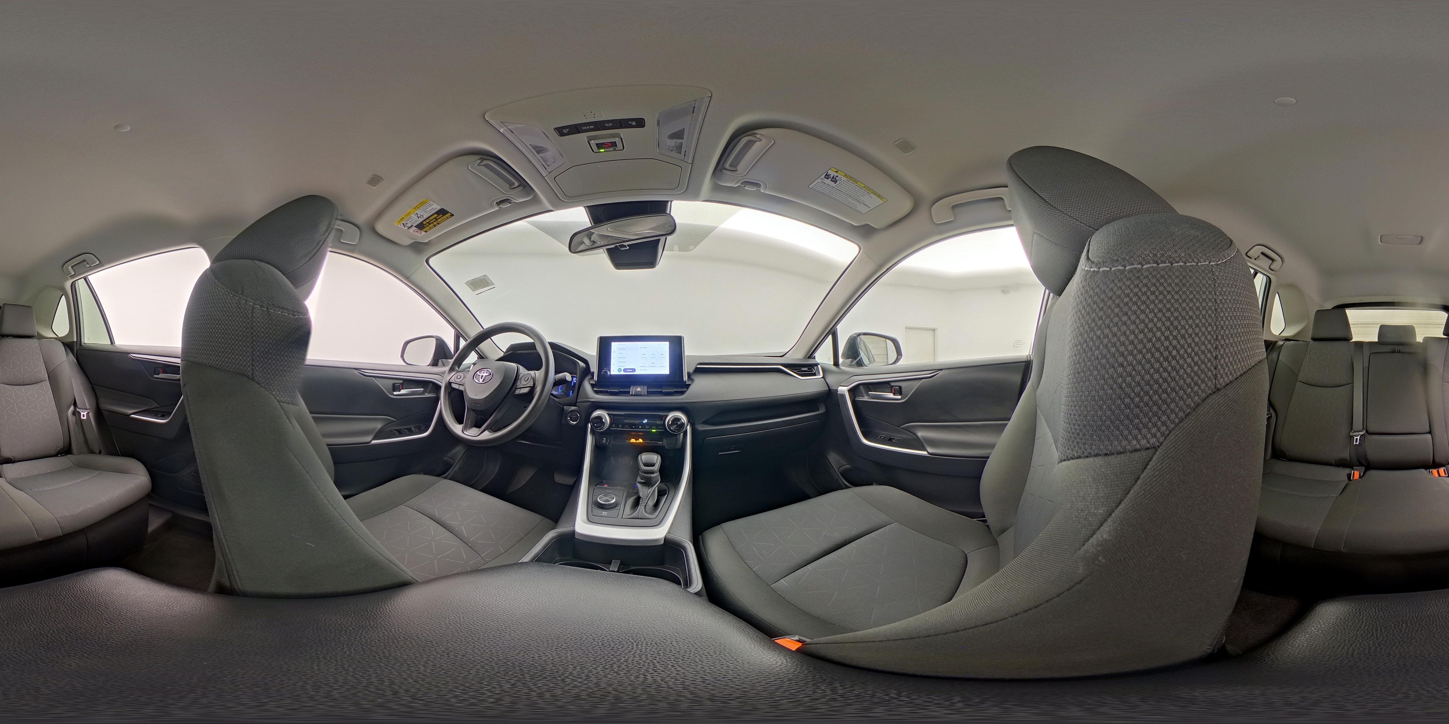 2025 Toyota RAV4 XLE - Photo 24