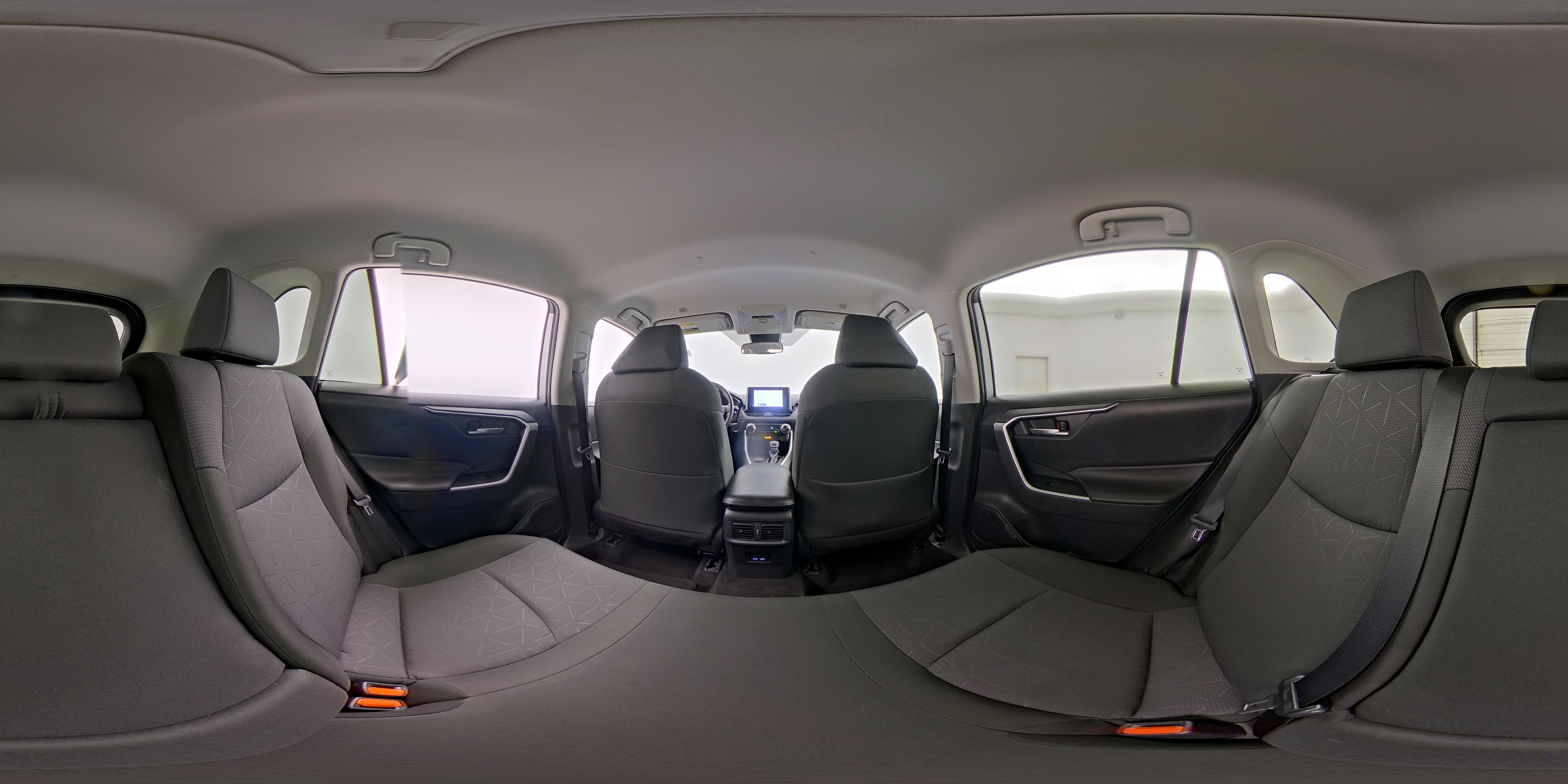 2025 Toyota RAV4 XLE - Photo 25